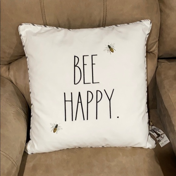 NWT Rae Dunn “Bee Happy” accent pillow